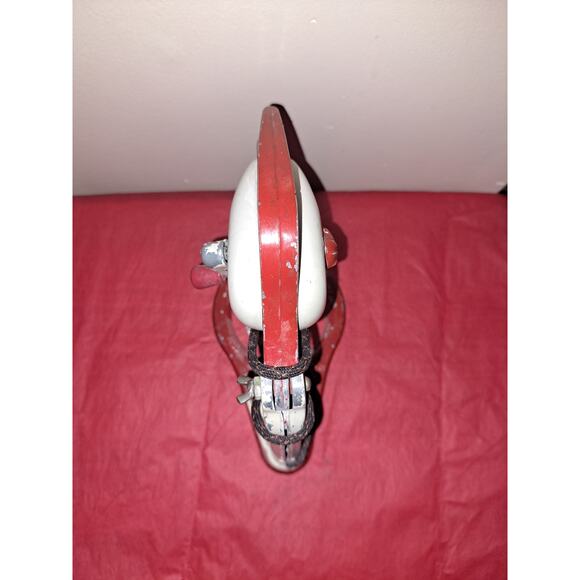 Vintage Mixer Maker Child's Metal Hand Mixer - Picture 4 of 6